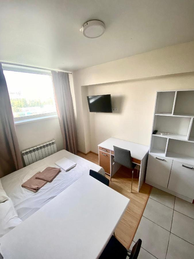 Bysmarthouse Aparthotel Kiev Bagian luar foto