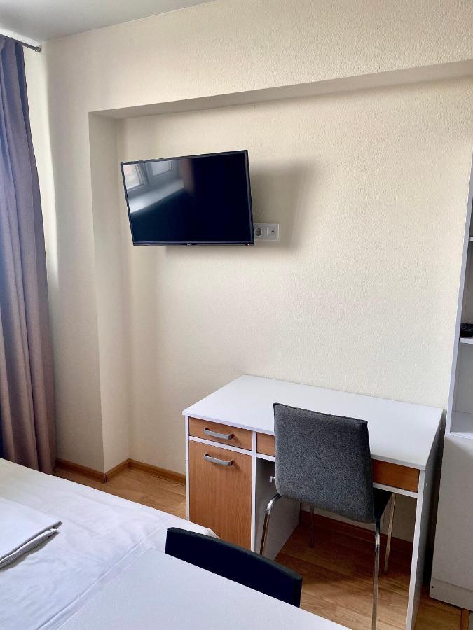 Bysmarthouse Aparthotel Kiev Bagian luar foto